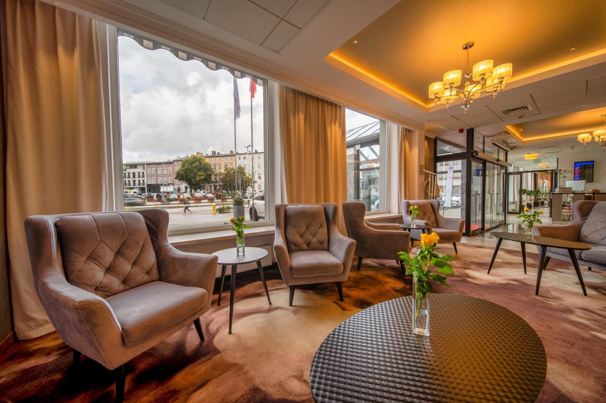 Hotel Gromada 코잘린 외부 사진