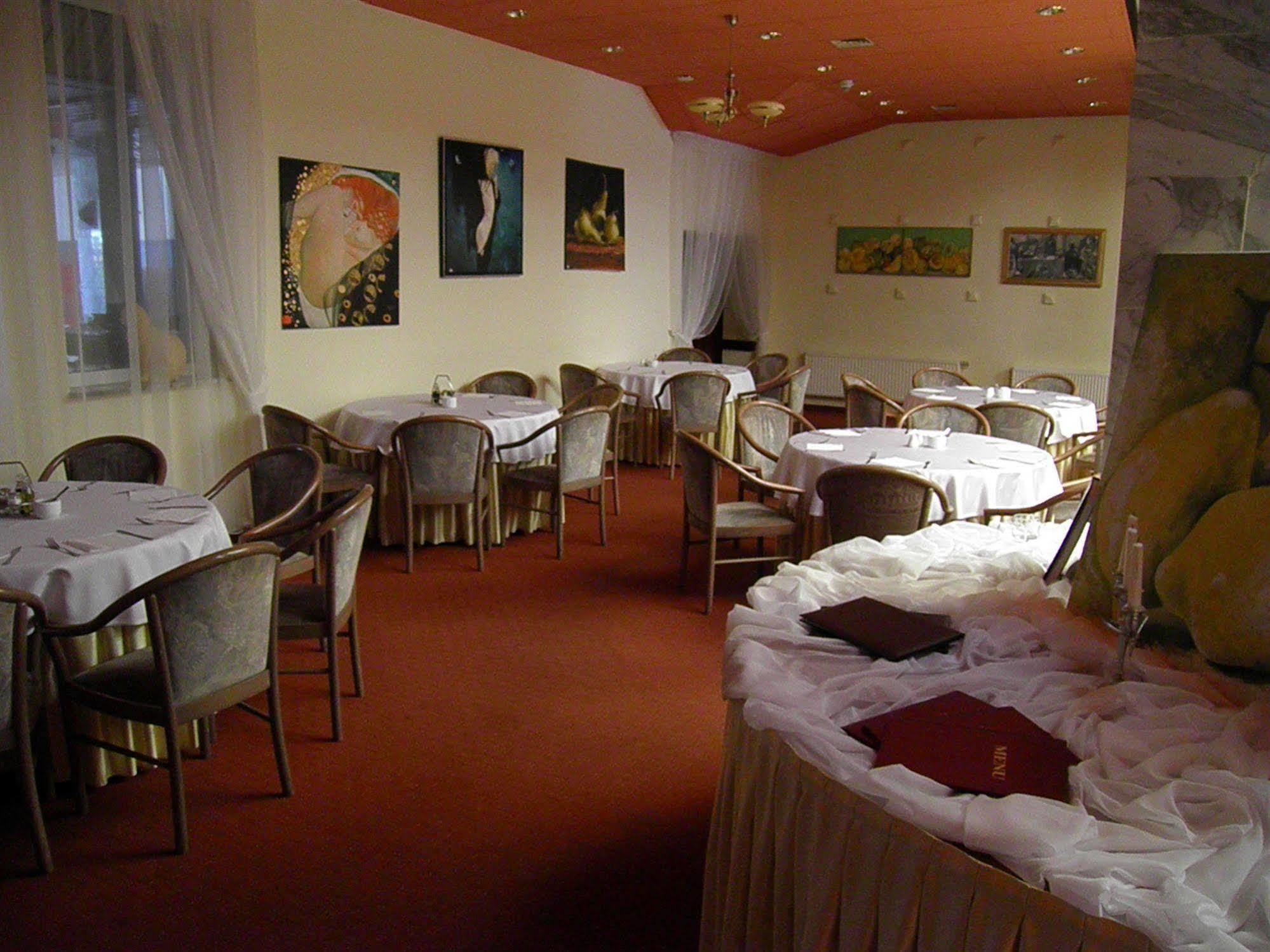 Hotel Gromada 코잘린 외부 사진